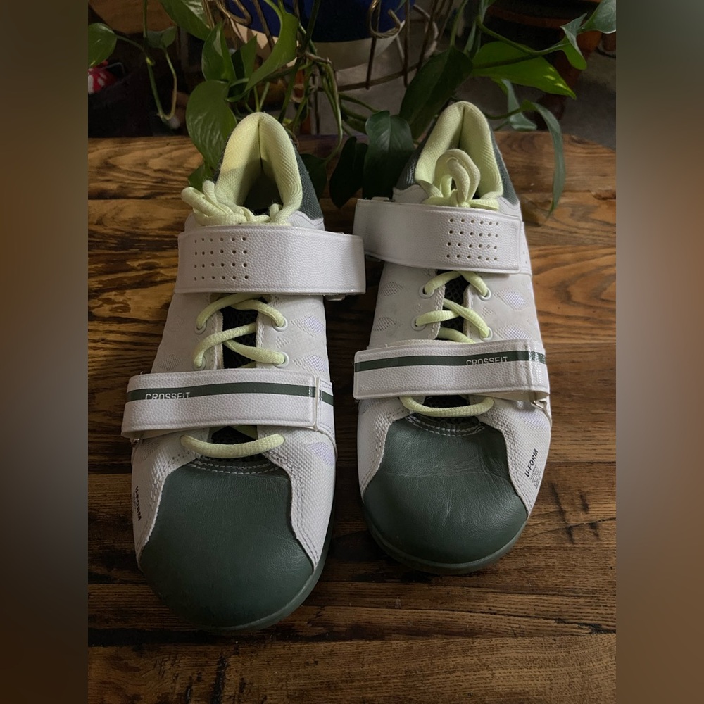 Reebok - Picture 2 of 4